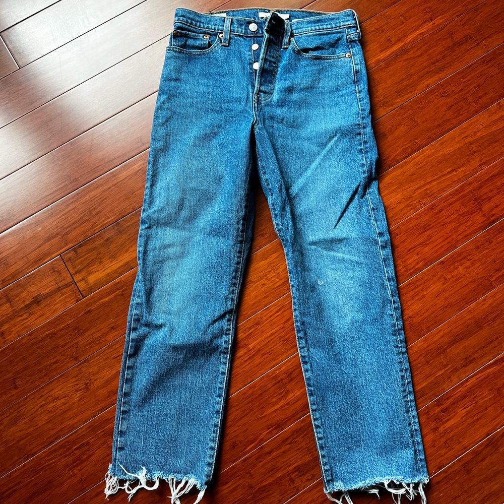 Levi’s Wedgie Straight Jeans Size 27. Excellent condition - worn once.